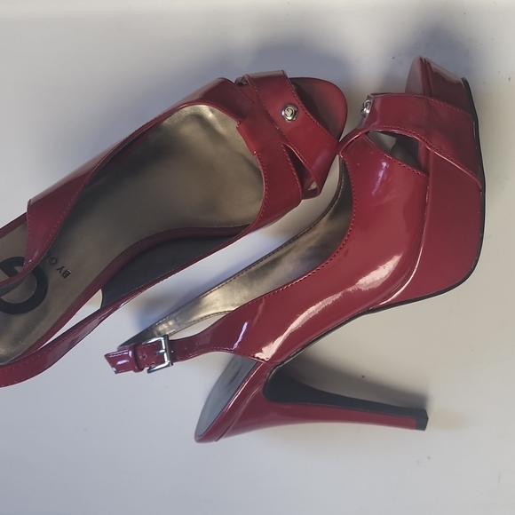 Shoes - Picture 2 of 3